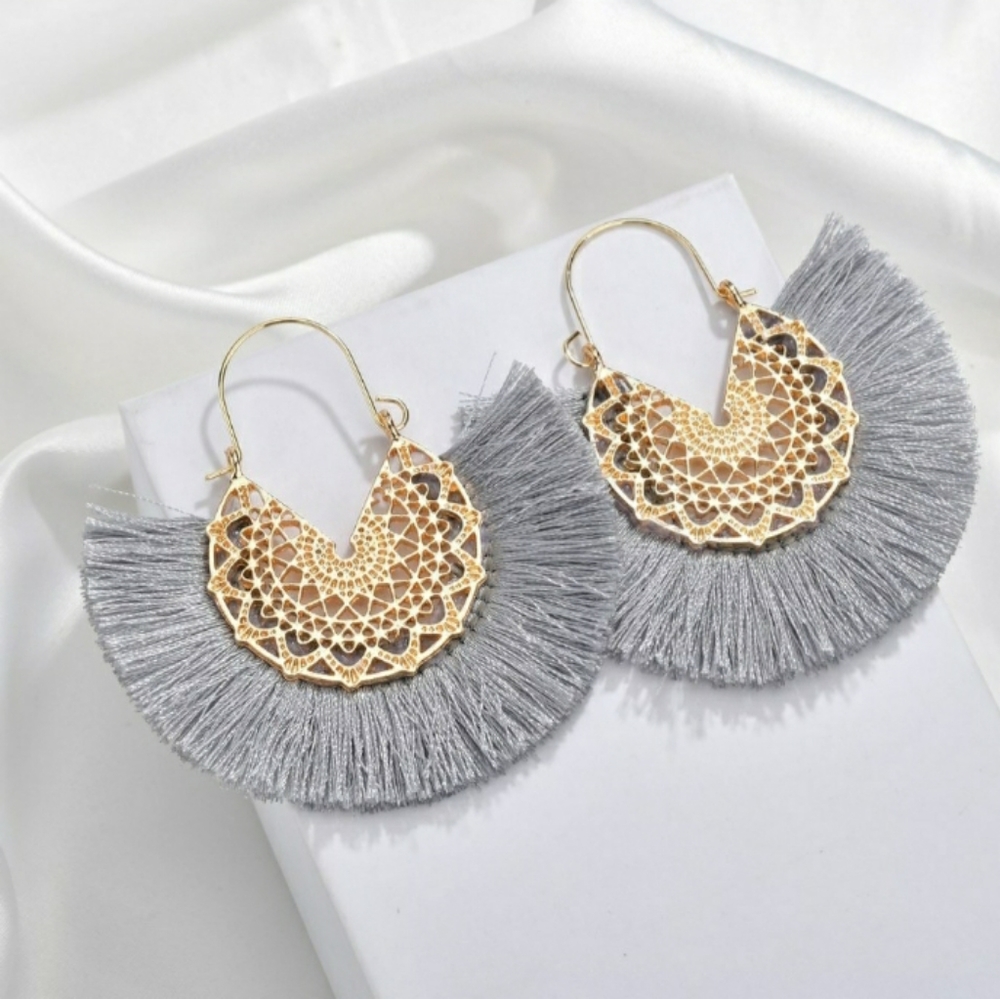 Tassel boho earrings - Picture 4 of 4